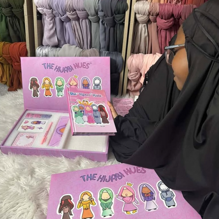 @hakeemahcmb and her daughters enjoyed their stationery sets 💕